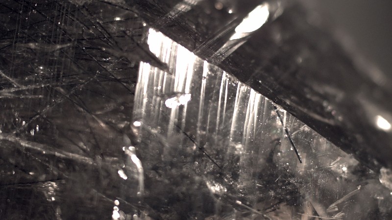 Etre pierre : Fabien Giraud et Raphael Simoni. La mesure minerale.  2012, video couleur HD, 52 mn Paris, collection des artistes © Fabien Giraud et Raphael Simoni 